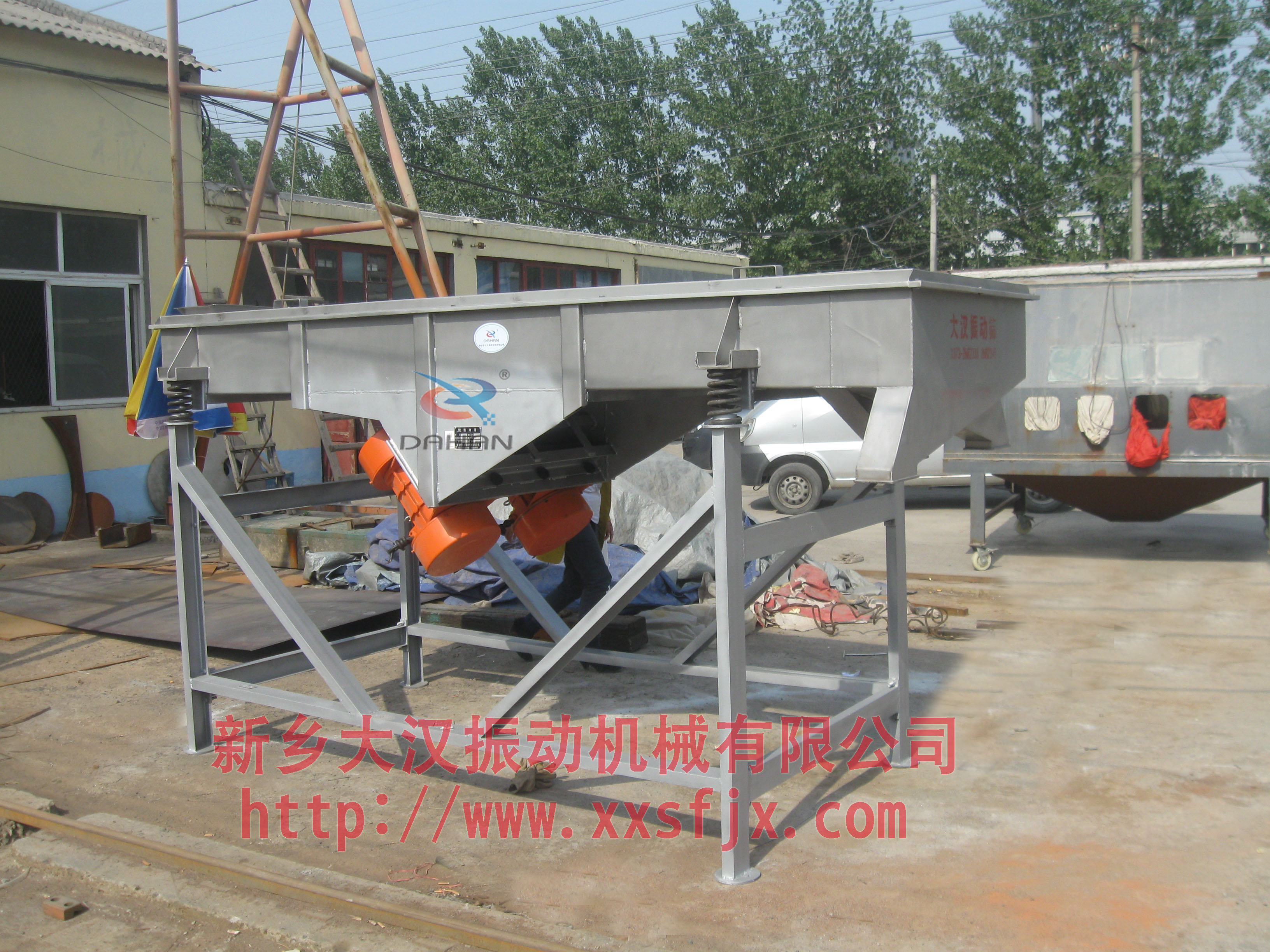 不銹鋼直線振動(dòng)篩 不銹鋼直線振動(dòng)篩