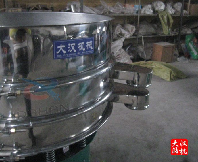 加高型震動(dòng)篩出料口 加高型震動(dòng)篩出料口