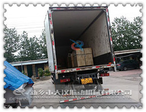 小型振動篩發(fā)貨中 小型振動篩發(fā)貨中