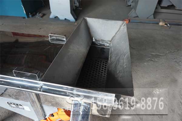 小型直線振動篩進料口 小型直線振動篩進料口