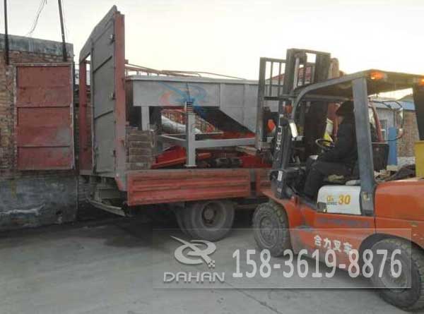 1030直線振動篩發(fā)貨 1030直線振動篩發(fā)貨