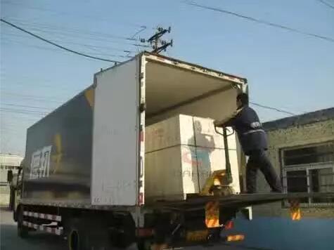 小型不銹鋼直線篩發(fā)貨 小型不銹鋼直線篩發(fā)貨