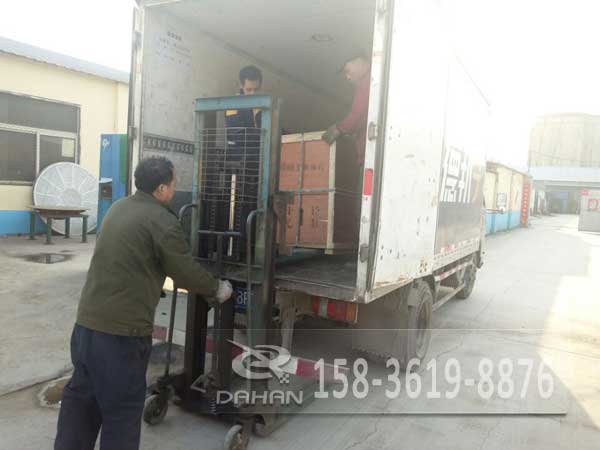 頂擊式標(biāo)準(zhǔn)振篩機(jī)發(fā)貨 頂擊式標(biāo)準(zhǔn)振篩機(jī)發(fā)貨