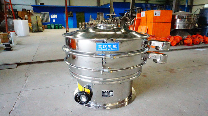 藕粉振動(dòng)篩適用于很多種不同的行業(yè)，對(duì)于物料多的篩分適用還是比較廣泛的。